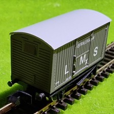 N27 - N Gauge - Refrigerator