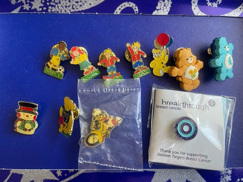Mixed vintage badges pins - vintage,