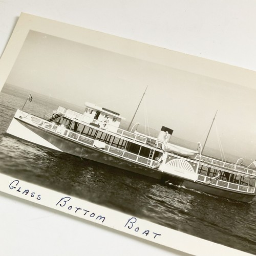 Glass bottom boat santa - glass,