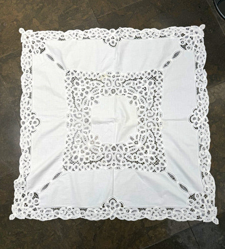 White square lace tablecloth - square,