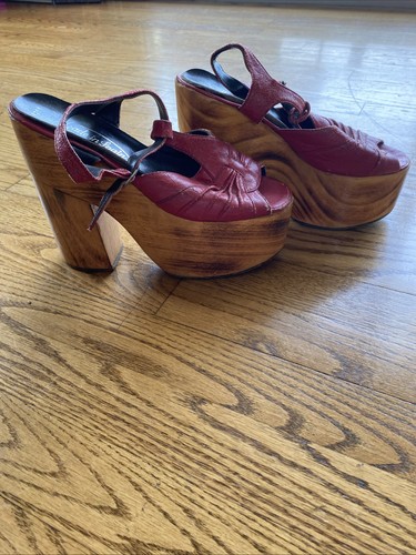 Vintage 1970s iconic - iconic, high