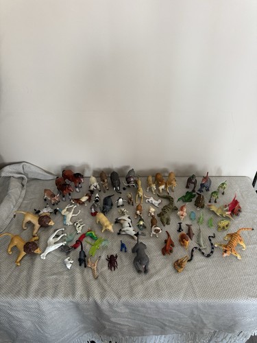 Toy animal figure bundle - figure,