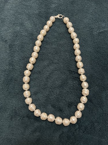 Stunning real pearls and - pearls,