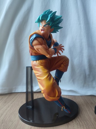Dragon ball super goku - super, saiyan