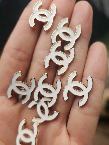 White logo buttons - , 10