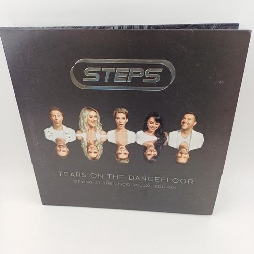 Steps tears the dancefloor - tears, on
