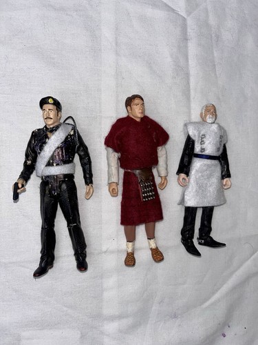 Doctor who custom - doctor, figures
