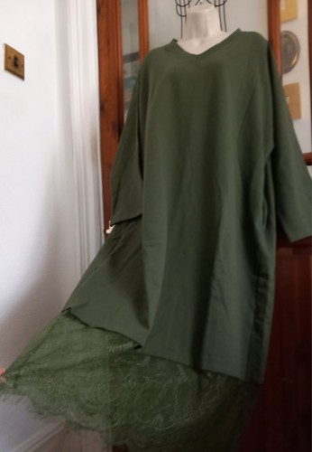 Bnwt tillets sweatshirt - tillets, lace