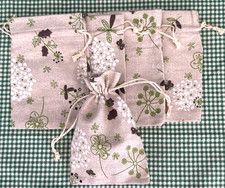 10 x GREEN WHITE FLOWER DESIGN HESSIAN JUTE GIFT FAVOUR BAGS H 14cm X W 10cm