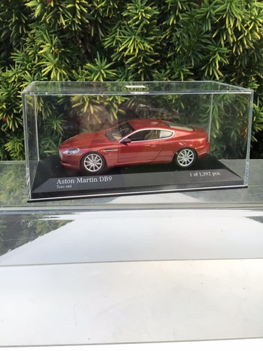 Minichamps aston martin - 1/43,