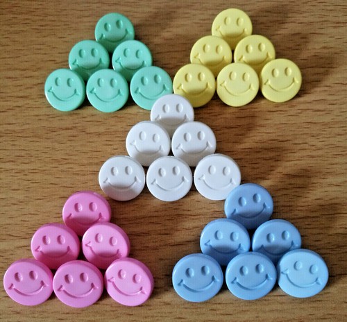 Happy face baby button - happy, 15mm