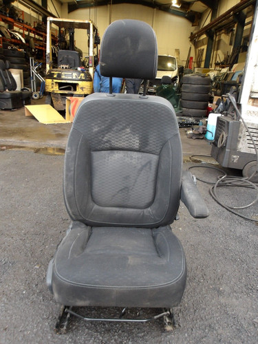 Vauxhall vivaro renault trafic - vivaro,