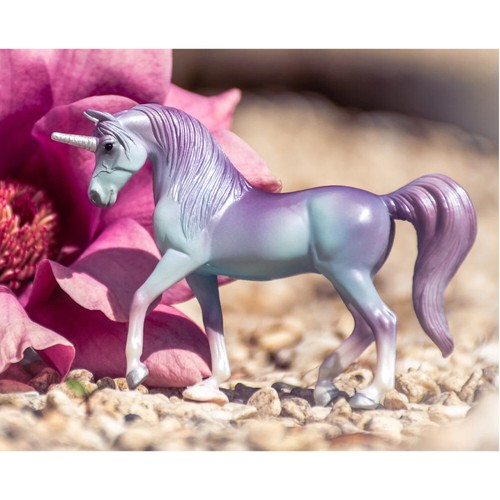Breyer stablemates 6928 - breyer, opal