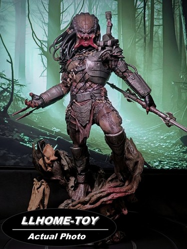 35cm tall predator - tall, standing