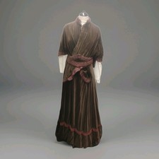 Ladies Brown Velvet Victorian