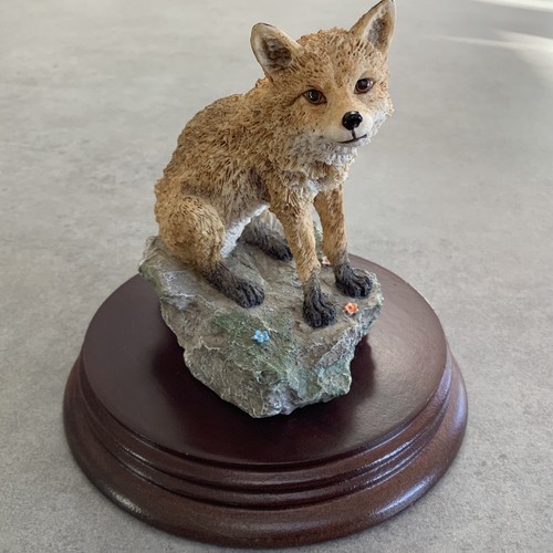 Leonardo fox figurine - leonardo,