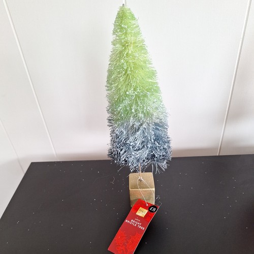 Green bottle brush - green,