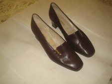 Ladies shoes ‘ Elmdale ‘ – size 5 – maroon – good condition