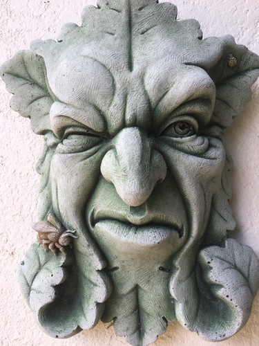 Grumpy green man wall - green,