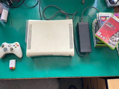 Xbox 360 console - 60gb,