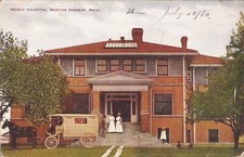 Benton Harbor, MICHIGAN - Mercy Hospital - 1910 - Horse-Drawn Ambulance