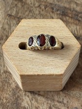 Ladies 9ct almandine garnet - 9ct,