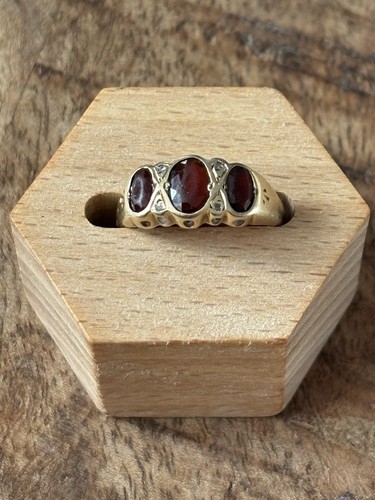 Ladies 9ct almandine garnet - 9ct, 3