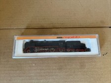 Arnold 0251 N Gauge Steam Loco And Tender 2-8-2
