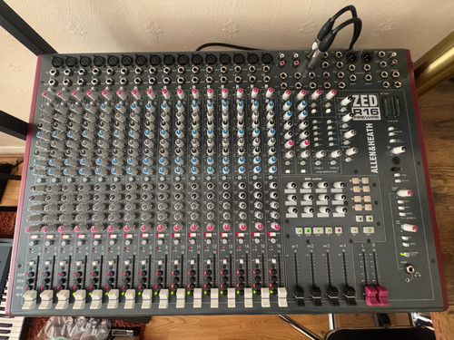 Allen heath zed r16 analogue - &,