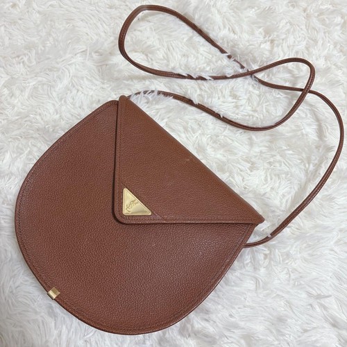 Excellent condition yves - excellent,
