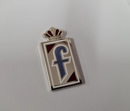 Pininfarina crest badge - -, new