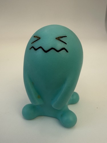 Official wobbuffet pokemon - wobbuffet,