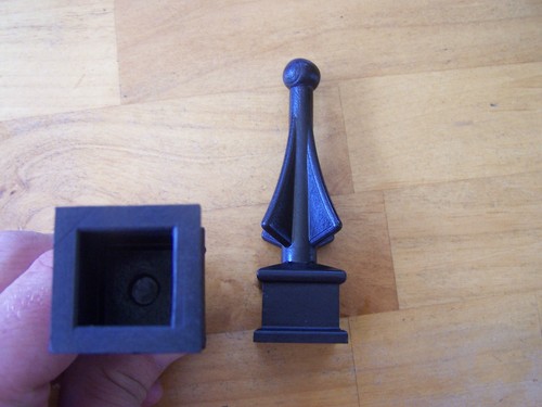 Lot black plastic 3 - lot,