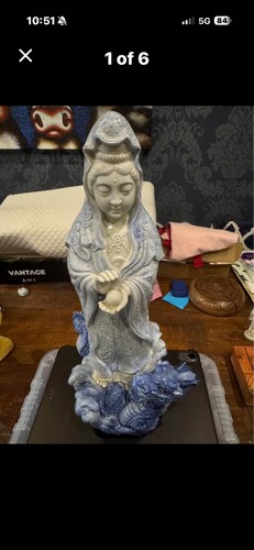 Porcelain figure guan - figure, of