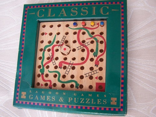Classic puzzles game snakes - of,