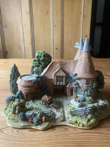 Collectible large lilliput - collectible,