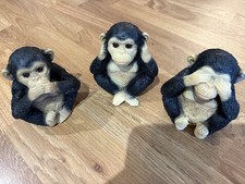 Three Wise Chimps - Hear No