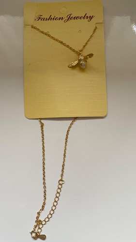 Gold tone bee necklace - 3d,