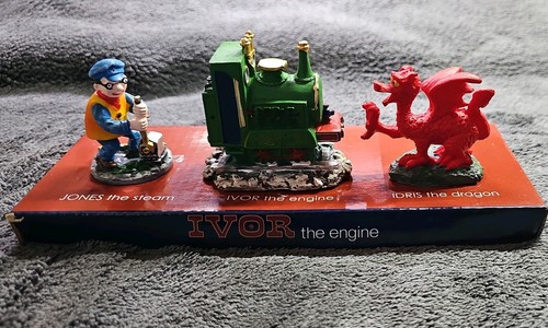 Rare miniature ivor the - -,