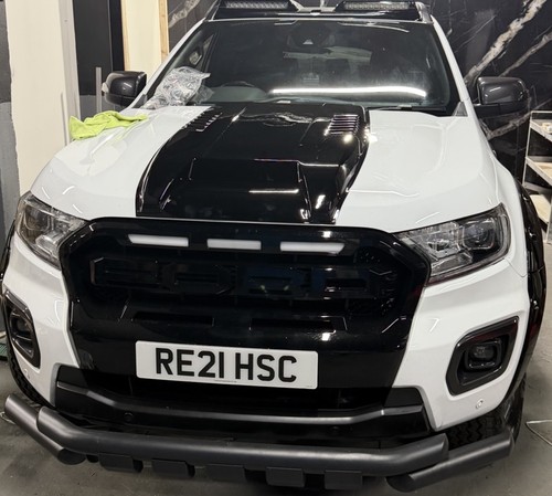 Gloss black ford - 2016,