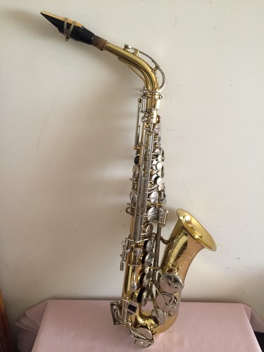 Vintage bundy saxophone - bundy, ii