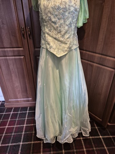 Stunning green dynasty prom - stunning,