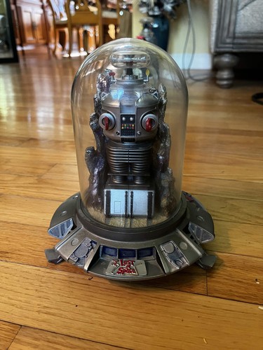 Lost space talking robot - lost, in