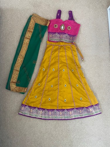 Indian asian traditional dress - indian/asian,