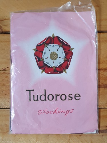 Vintage tudorose fully - tudorose,