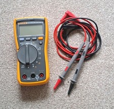 Fluke 117 True RMS Digital Handheld Multimeter 