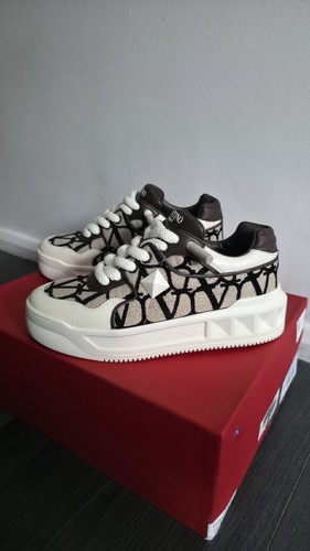 Valentino garavani one stud - valentino,