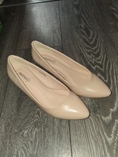Womens shoes Size 5 Nude/Beige