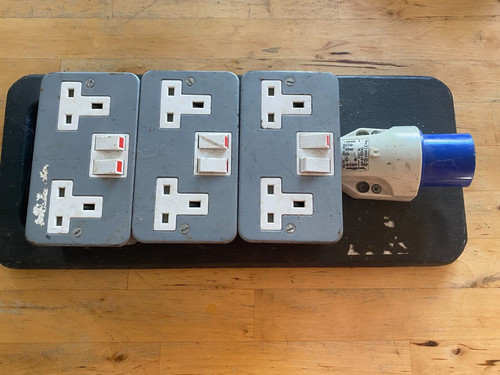 Amp mains - 16, to