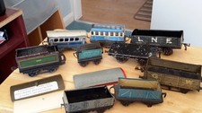 MIX OF O GAUGE WAGONS-COACHES